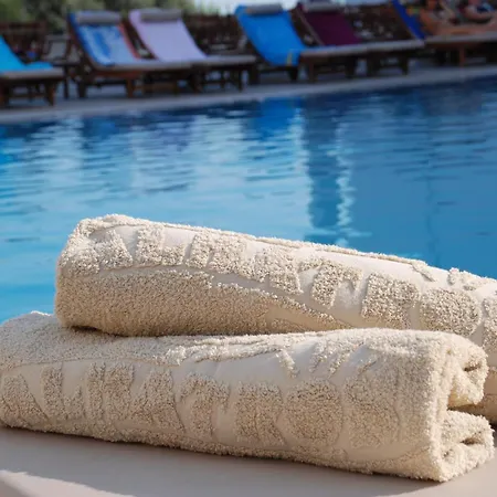 Resort Albatros & Hersonissos (Crete)